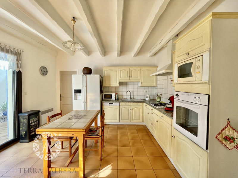 Villa - 285 m² - 10 pièces