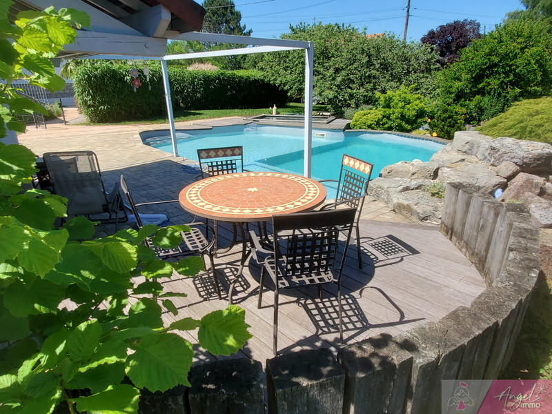 Maison - 165 m² - 8 pièces