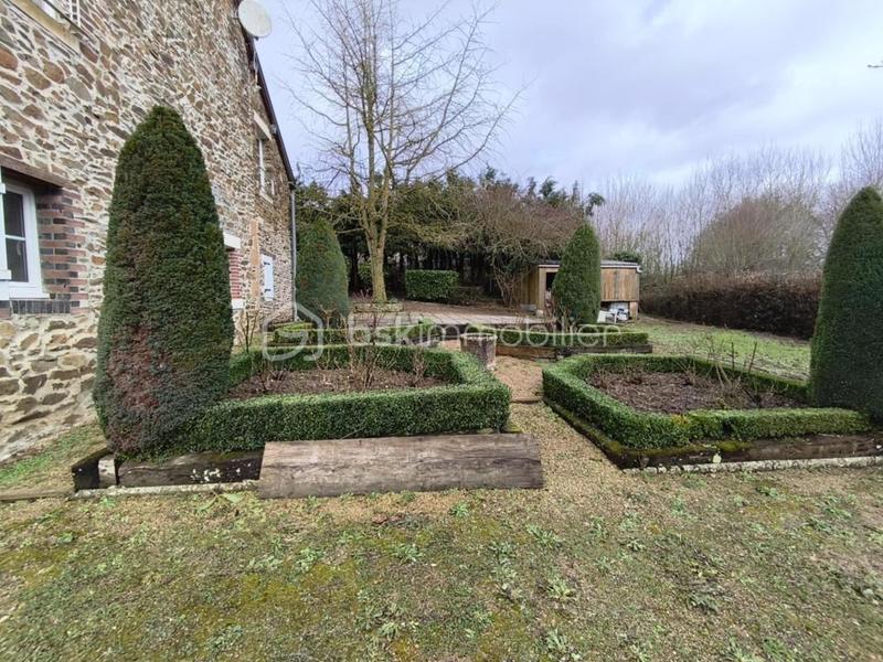 Demeure - 230 m² - 10 pièces