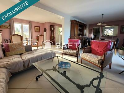 Maison - 212 m² - 8 pièces