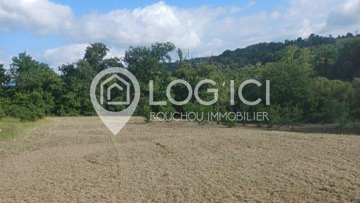 Terrain constructible - 1 830 m²