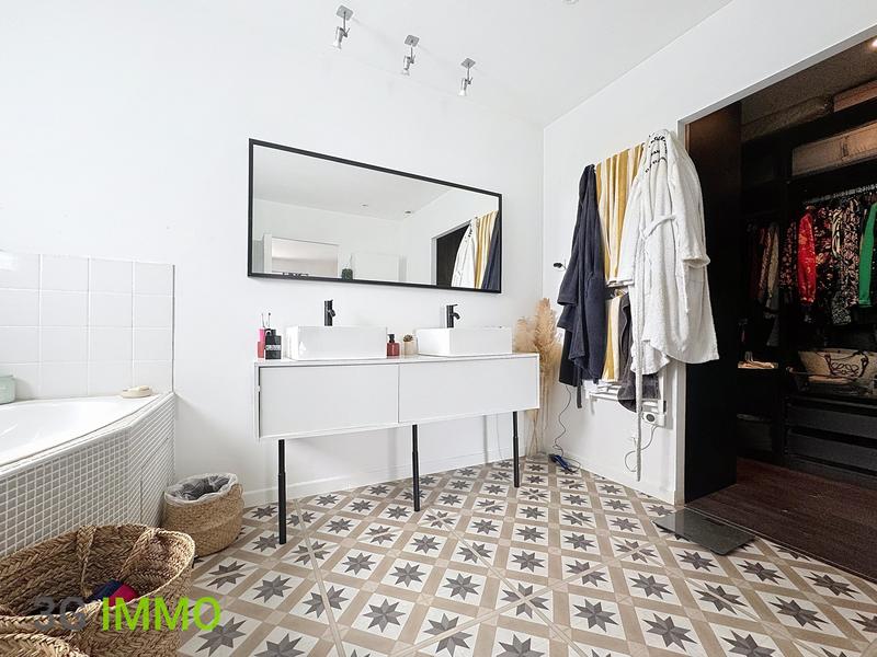 Maison traditionnelle - 145 m² - 6 pièces