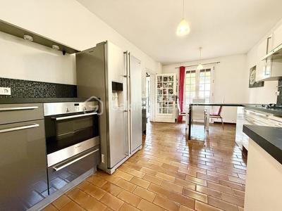 Maison traditionnelle - 144 m² - 5 pièces