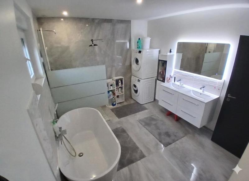 Maison - 144 m² - 3 pièces