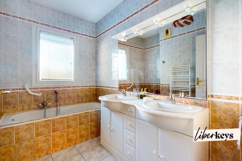 Appartement - 226 m² - 5 pièces