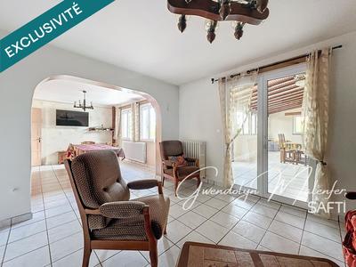 Maison - 277 m² - 11 pièces