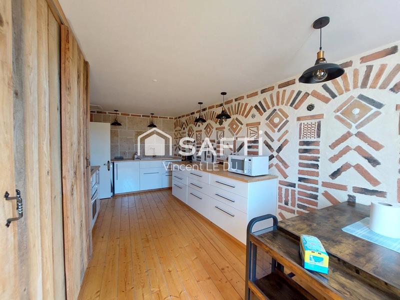 Maison - 140 m² - 5 pièces