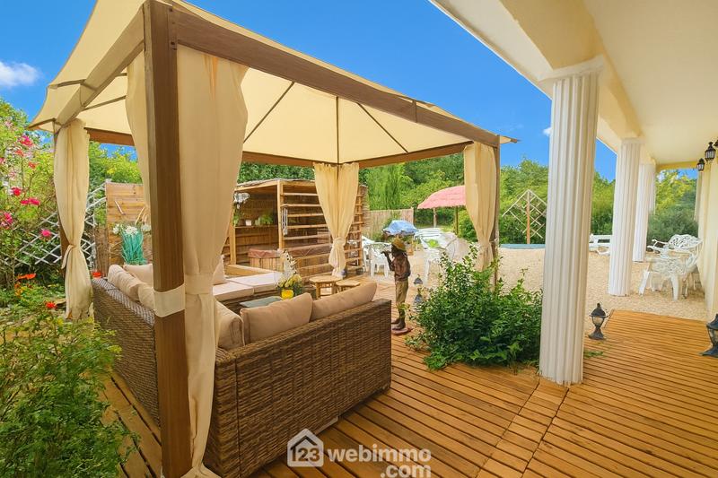 Maison - 231 m² - 8 pièces