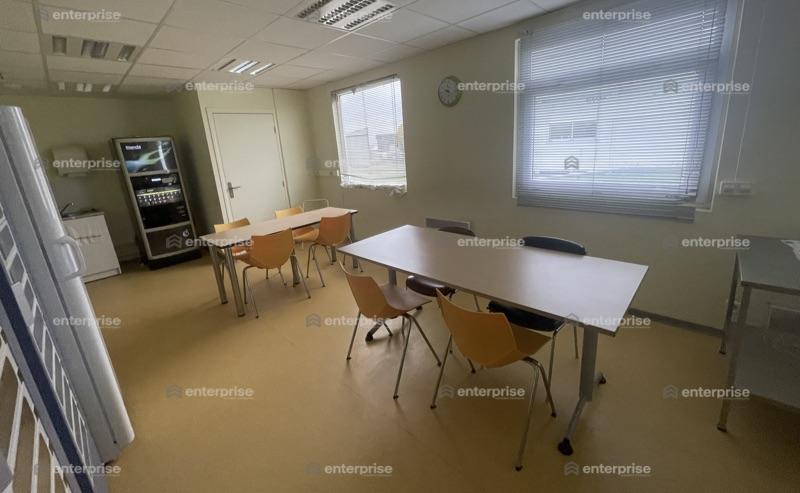 Entrepôt - 4 966 m²