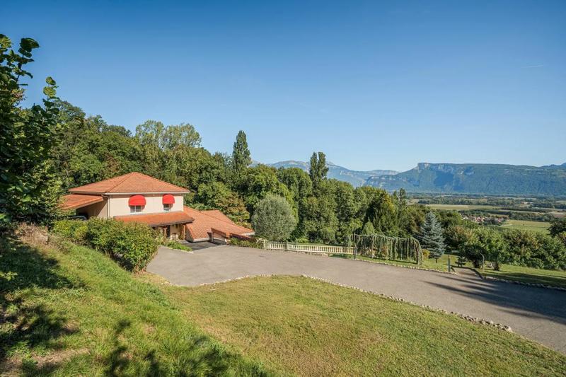 Maison - 184 m² - 5 pièces