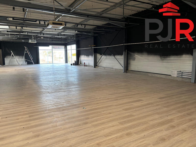 Local commercial - 1 360 m²