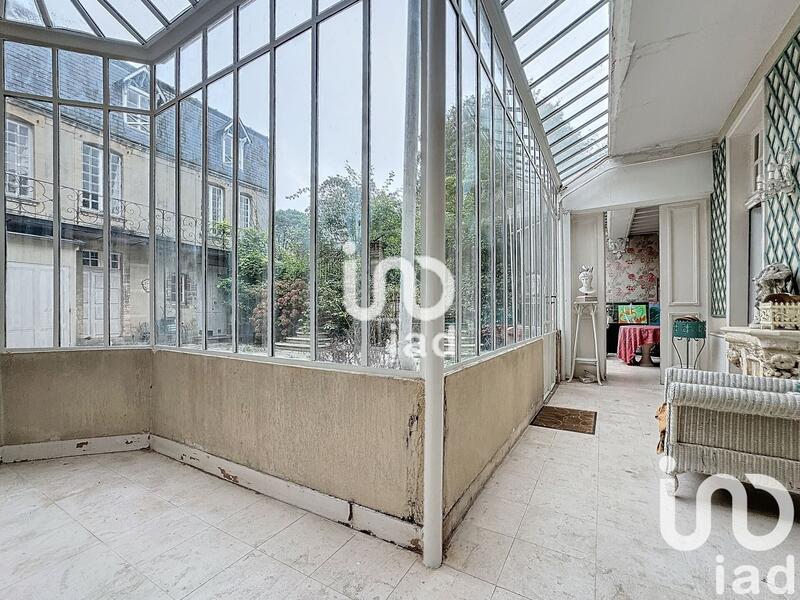 Maison - 416 m² - 17 pièces