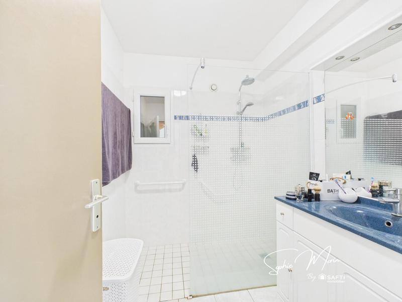 Maison - 145 m² - 9 pièces