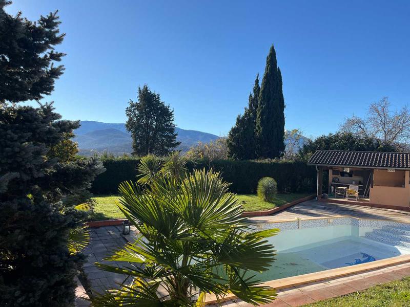 Maison - 370 m² - 7 pièces