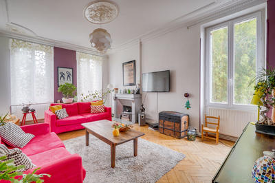 Maison - 330 m² - 10 pièces