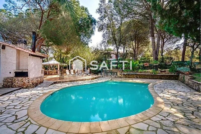 Maison - 288 m² - 12 pièces