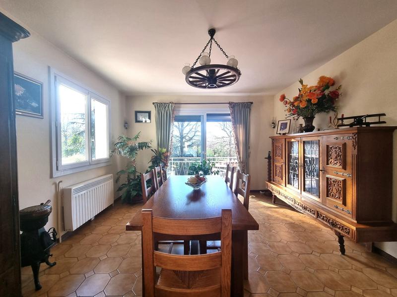 Maison traditionnelle - 137 m² - 5 pièces