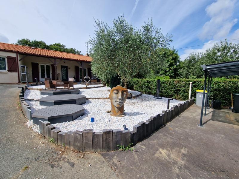 Maison - 155 m² - 9 pièces