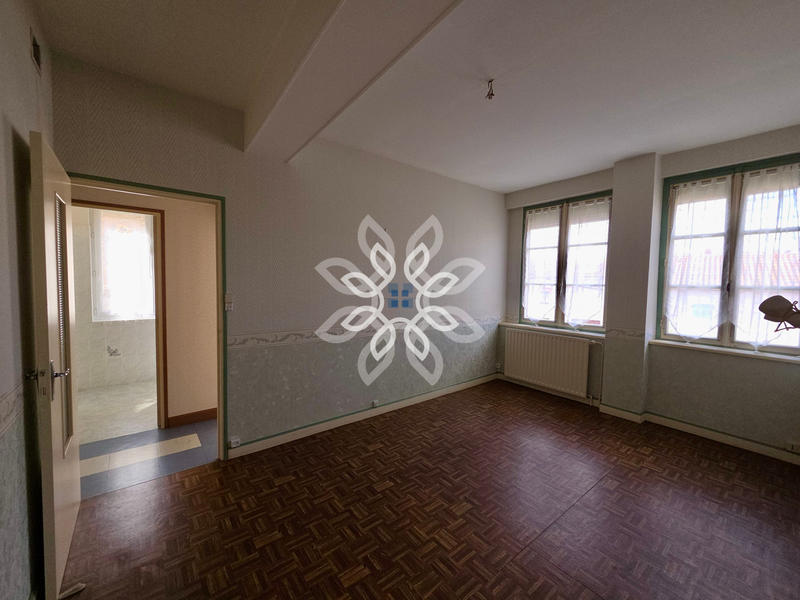 Propriété - 160 m² - 9 pièces