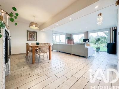 Maison - 140 m² - 5 pièces