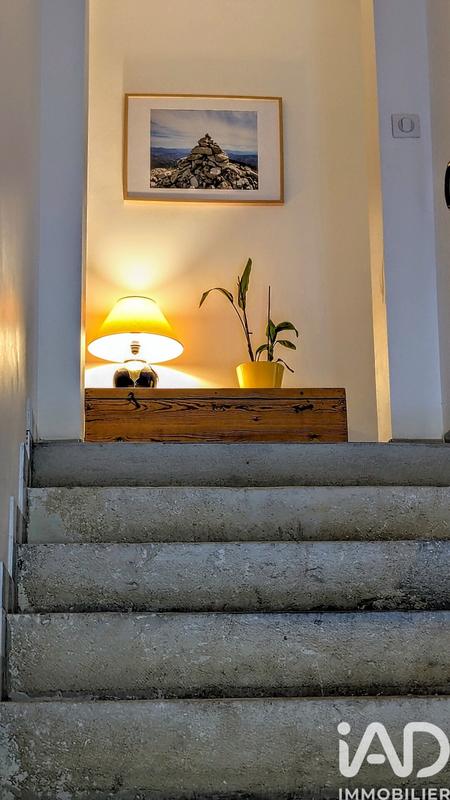 Maison - 305 m² - 8 pièces