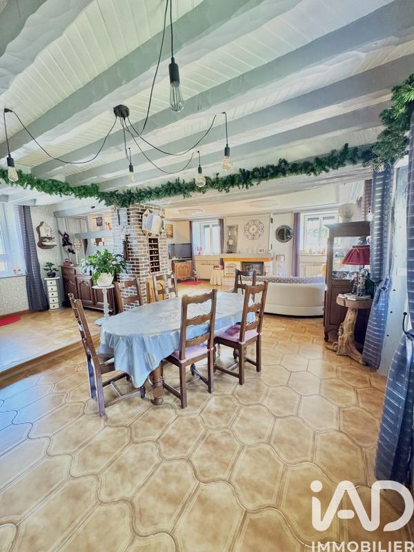 Maison - 210 m² - 6 pièces