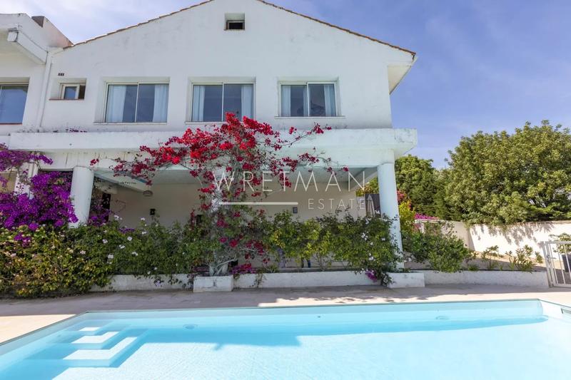 Maison - 515 m² - 12 pièces