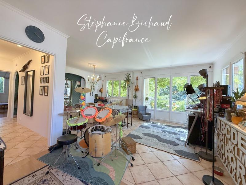 Maison - 159 m² - 7 pièces