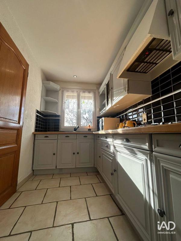 Maison - 250 m² - 6 pièces