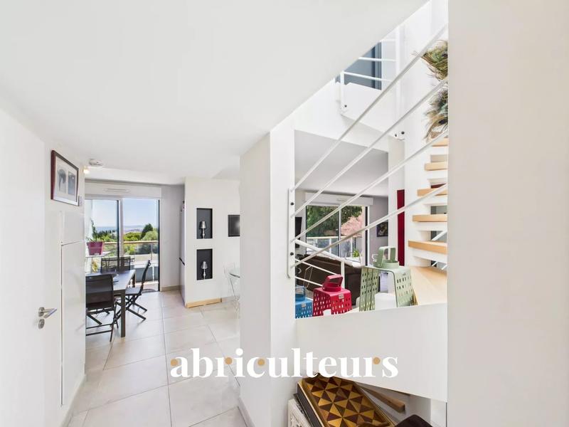 Appartement - 80 m² - 3 pièces