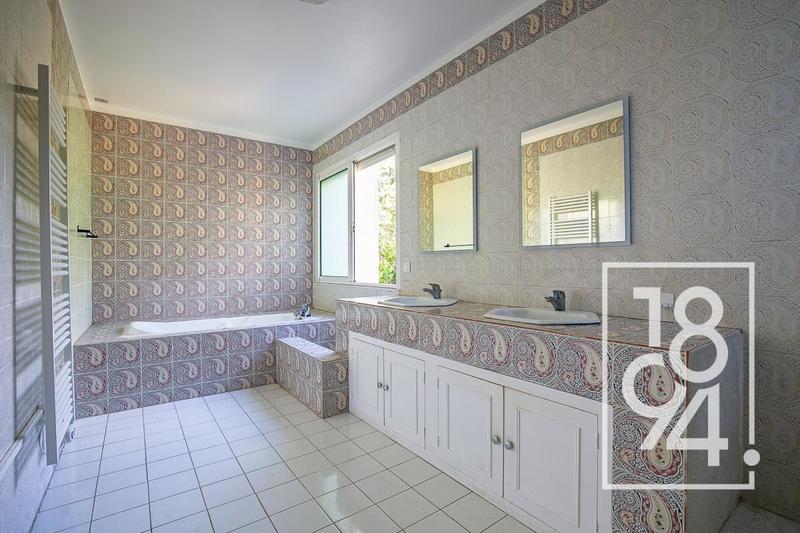 Maison - 197 m² - 5 pièces