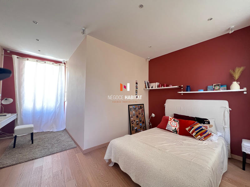 Appartement - 225 m² - 7 pièces