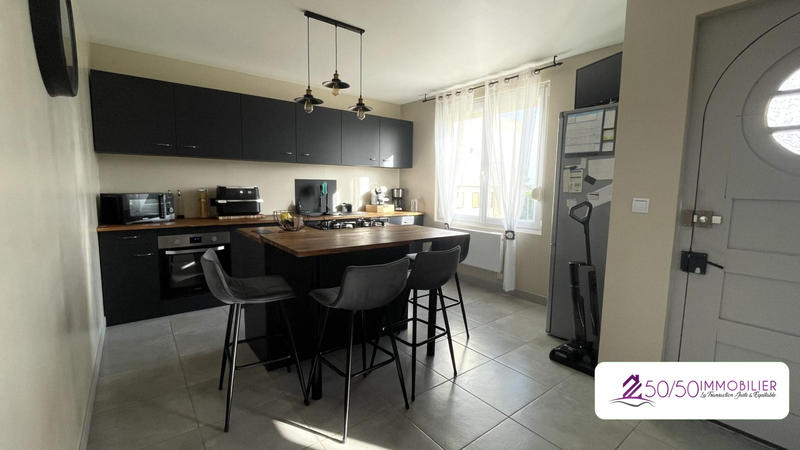 Maison - 115 m² - 8 pièces