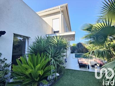 Maison - 94 m² - 5 pièces