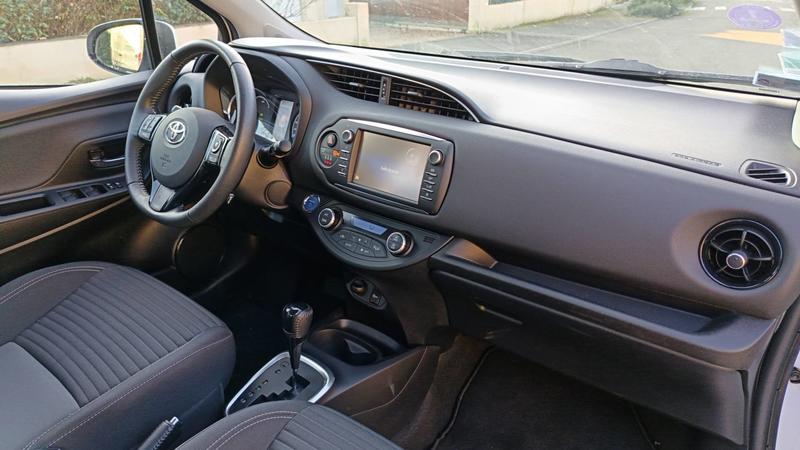 Toyota Yaris 1.5 Vvt-i 100h e-Cvt Dynamic