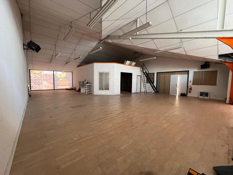 Local commercial - 188 m²