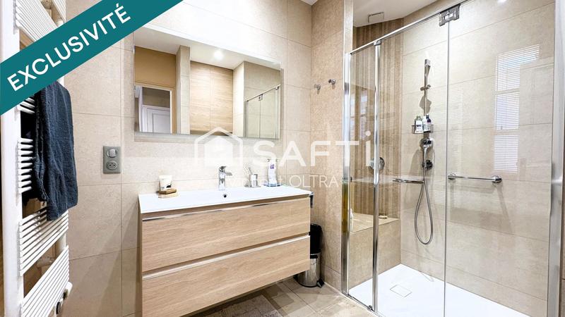 Maison - 235 m² - 8 pièces