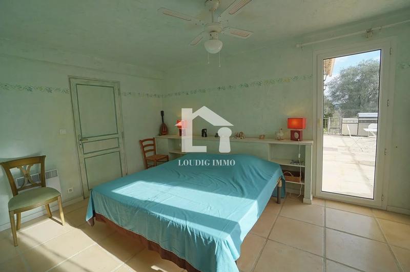 Villa - 227 m² - 7 pièces