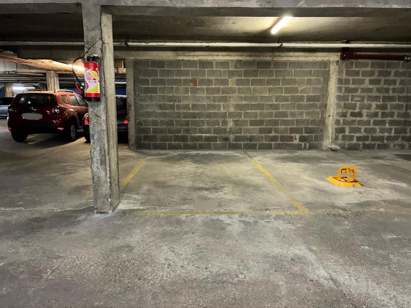 Parking / Garage - 12 m²