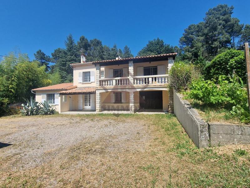 Maison - 144 m² - 7 pièces