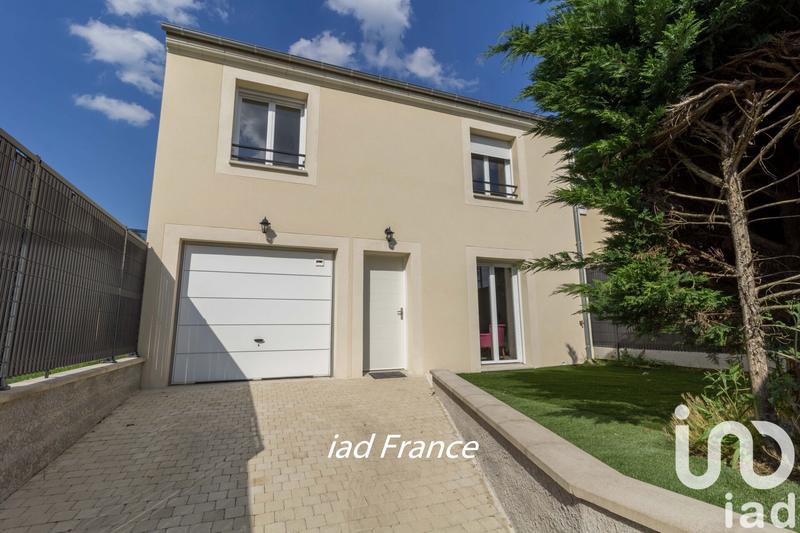 Maison - 121 m² - 6 pièces
