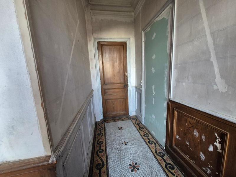 Maison - 300 m² - 8 pièces