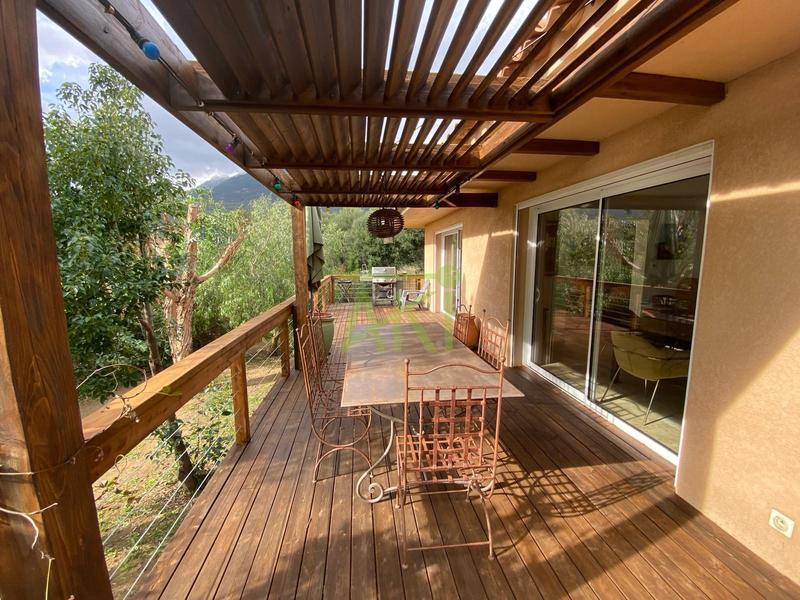 Maison - 94 m² - 4 pièces