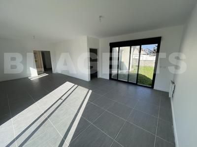 Maison contemporaine - 141 m² - 6 pièces