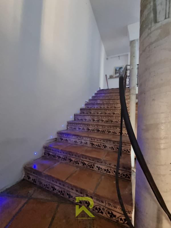 Mas - 294 m² - 8 pièces