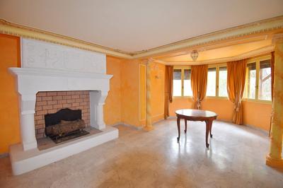 Maison - 230 m² - 5 pièces