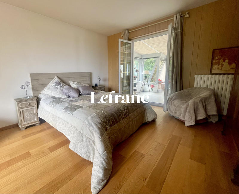 Maison - 217 m² - 10 pièces