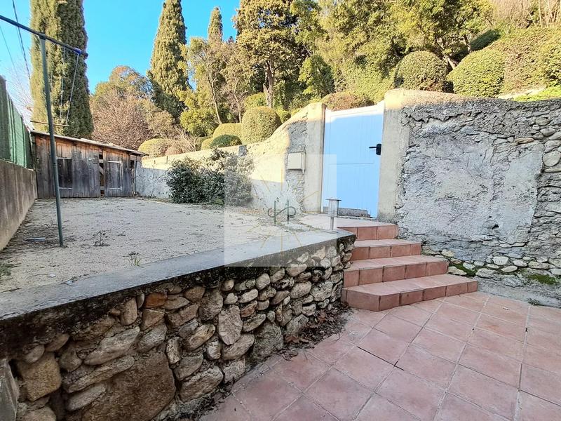 Appartement - 96 m² - 8 pièces