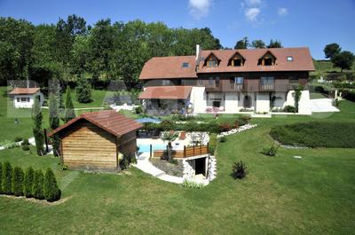 Maison - 344 m² - 8 pièces