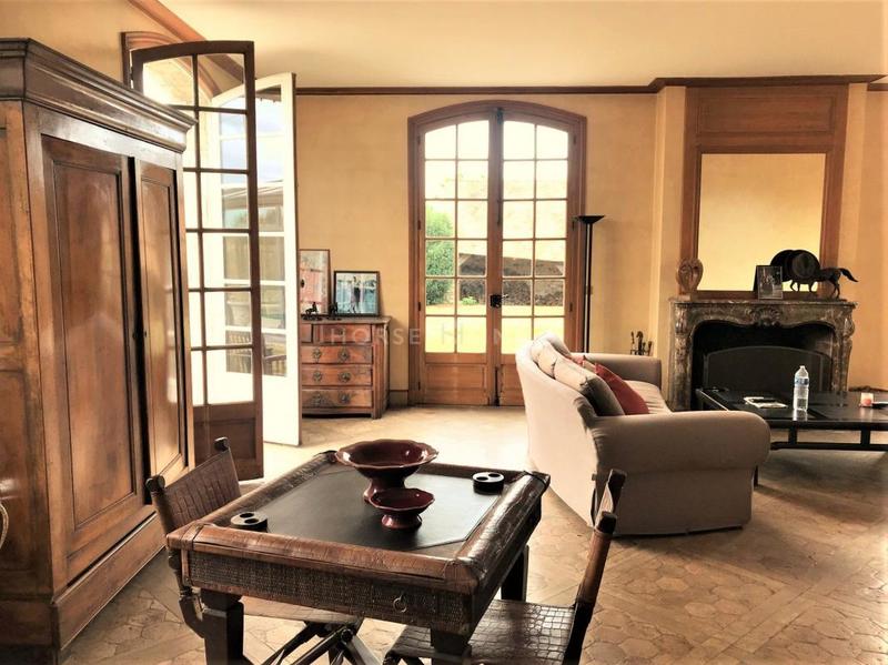 Haras - 300 m² - 8 pièces